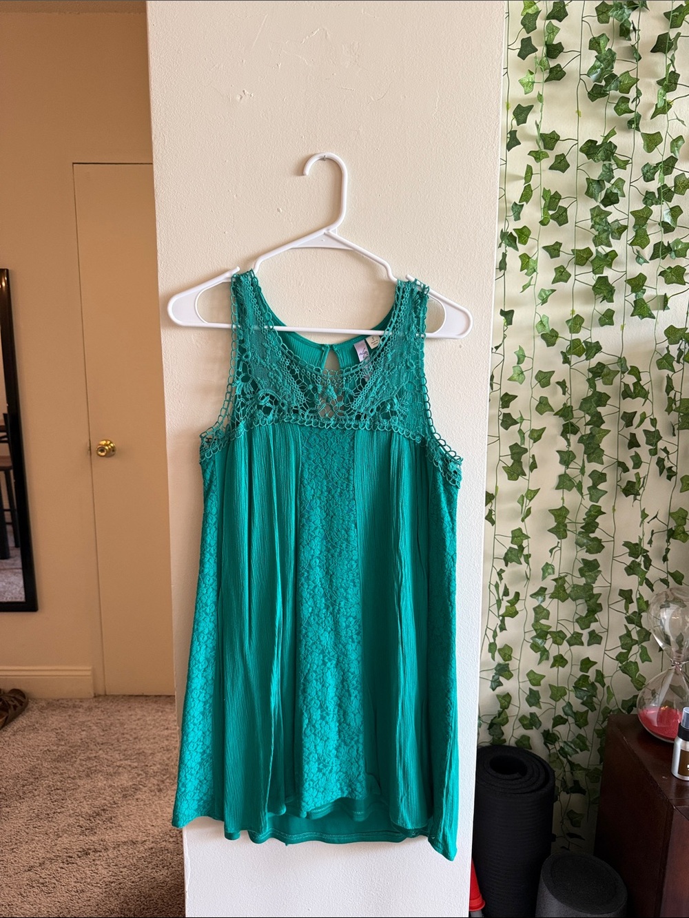 Francesca's Collections Teal Lace-Detail Sleeveless Dress
